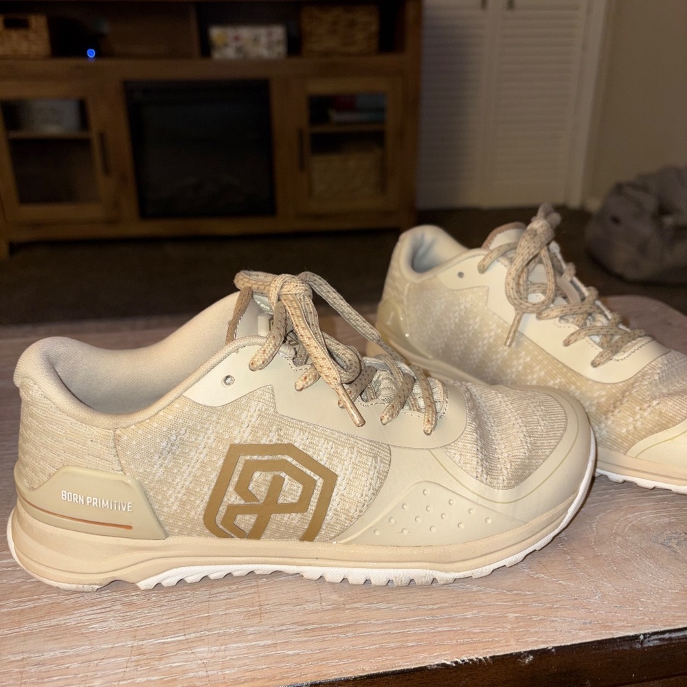 Born primitive trainers - image 3